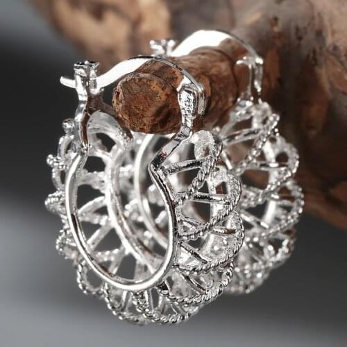 Classic Lady Hip Hop Style Earring Luxury Silver Color Hoop Earrings Wedding Fashion Jewelry Accessories for Women Party Gift