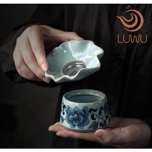LUWU blue-and-white ceramic tea strainers with holder tea accessories