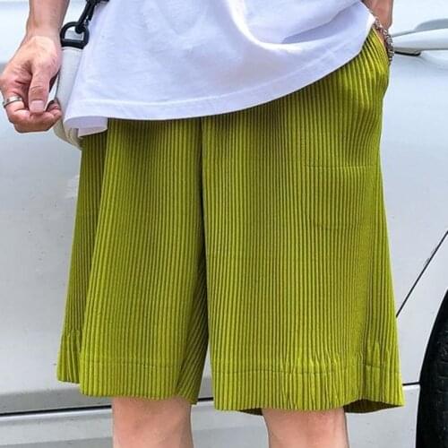 Summer Shorts Mens Fashion Solid Color Casual Pleated Shorts Men Streetwear Wild Loose Straight Straight Five-point Pants S-2XL