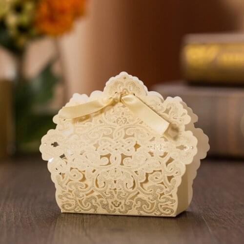 10Pcs/lot Wedding Supplies Candy Box Laser Gold Paperboard Gift Box Wedding Birthday Party Candy Bag Package Boxes