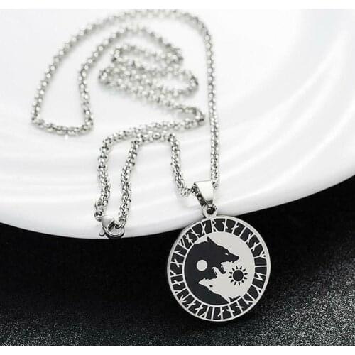 Men Necklace Fashion Men Accessories Under The Moon Items Sweater Necklace Pendant Chain Wolf Time T2F3