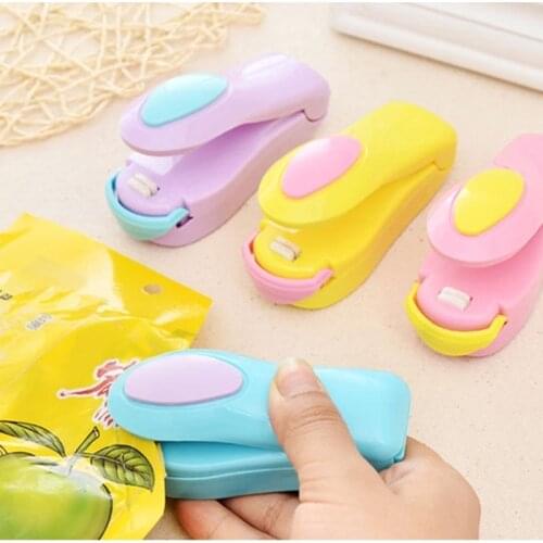 Mini Bag Sealer Kitchen Household Hand Held Electric Heating Sealer Food Seal Heat Sealing Machine Packing Plastic Bag Sealer