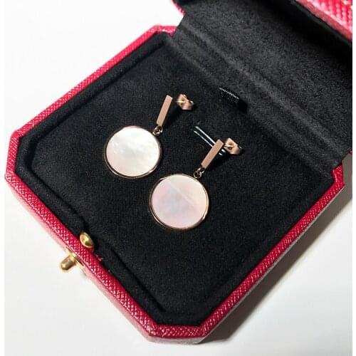 YUN RUO 2020 Rose Gold Color Natural Shell Round Earring Stud earring 316 L Titanium Steel Fashion Jewelry Woman Gift Never Fade