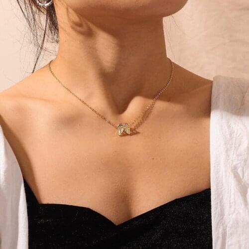 Fashion Creative Angel Wing Pendant Necklace Charming Womens Party Gold Color Clavicle Chain Elegant Lady Party Accessories