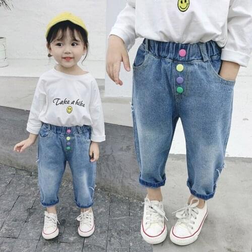 Fashion Baby Girls Ripped Jeans 1-7 Years Old Cotton Washed Jeans for Baby Girl Wild Leisure Jeans for Baby Girl Color Buttons