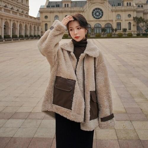 Womens Winter Lamb Wool Coat Short Korean Loose Fur Integrated Plush Blouse Stitching Thickened Long-sleeved Long Sleeve Jacket