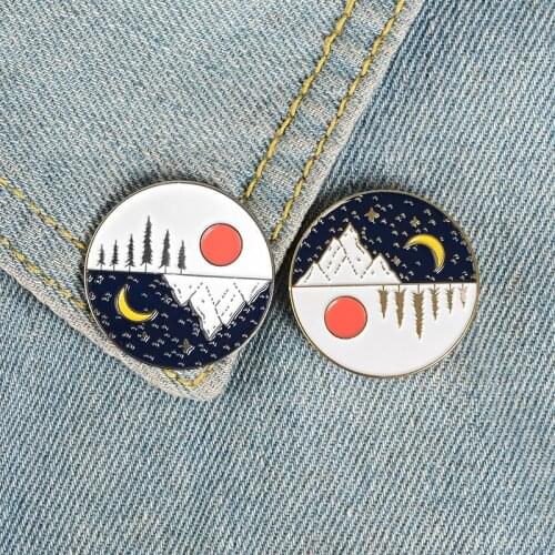 Moon Sun Backpack Shirt Day Night Brooch Enamel Pins Metal Broches for Men Women Badge Pines Metalicos Brosche Accessories