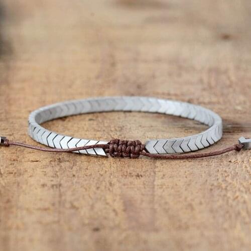 Handmade Black Gallstone Rope Chain Weaved Adjustable Retro Man Fashion Accessories Arrowhead Classic Ladies High Jewelry