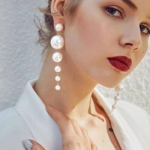1Pair Varisized Pearl Graceful Elegant Drop Earrings Jewelry Girls Women Dancing Party Soiree Wedding Dress Up Photo Props