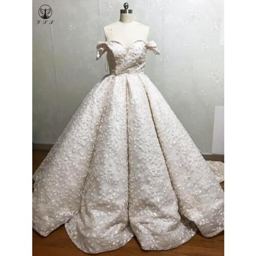 Luxury Off the Shoulder Sweetheart Short Sleeve Beaded Bling Bling Leafs Puffy Ball Gown Champagne Wedding Dresses