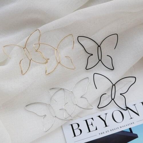 New Hollow Butterfly Stud Earrings for Women Retro Exaggerated Simple Butterfly Female Pendant Earrings Jewelry