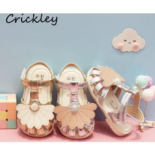 Baby Girls Sandals Lovely Patent Leather Pearl Beach Shoes For Toddler Children Girls Soft Bottom Light Fashion Casual Kids Shoe