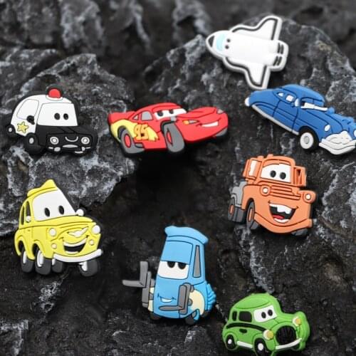Hole Slippers Shoe Buckle Anime Cute Chars Croc Car Games Decoration Designer Accesoire Garden Shoe Decoration Kid Gift