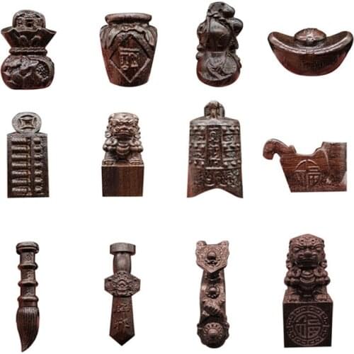 ZOCDOU 1 Piece Aloes Wood China Antique Wood Carving Old Stuff Small Statue Figurine Crafts Figure Ornament Miniatures