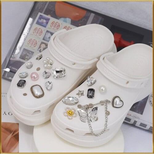 Crocses Charms Designer DIY Butterfly Pin Shoe Buckle Smiley Face Crystal Pearl Decaration for Croc JIBZ Clogs Women Girls Gifts