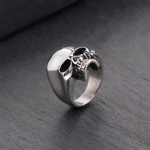 Shantou ring Mens personality skull ring Mens titanium steel jewelry retro jewelry