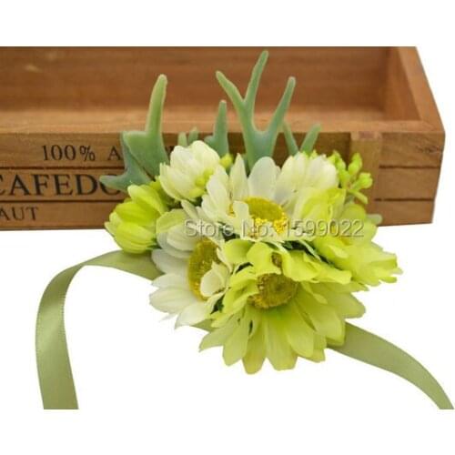 Bridesmaid Wedding prom Mother of The Bride Wrist Hand Flower Daisy Corsage Bracelet Charity Party Prom Accessories Ivory Green