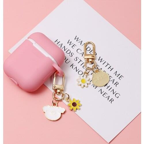 2021 Cute Cartoon Dog Cat Daisy Summber Keychain For Women Key Chains Ring Car Bag Pendent Charms AirPods Accessories D621
