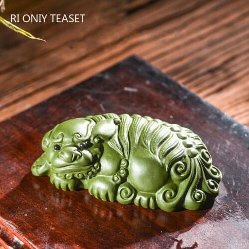 Chinese Yixing Purple Clay Tea Pet Art Lucky Wishful Lion Statue Ornaments Sculpture Crafts Handmade Tea Set Decoration Gifts