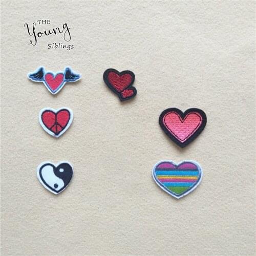 1PCS Embroidered Patches Iron On Small love Heart Cute Cartoon Stickers DIY Fabric Appliques for Baby Girls Clothes Accessories