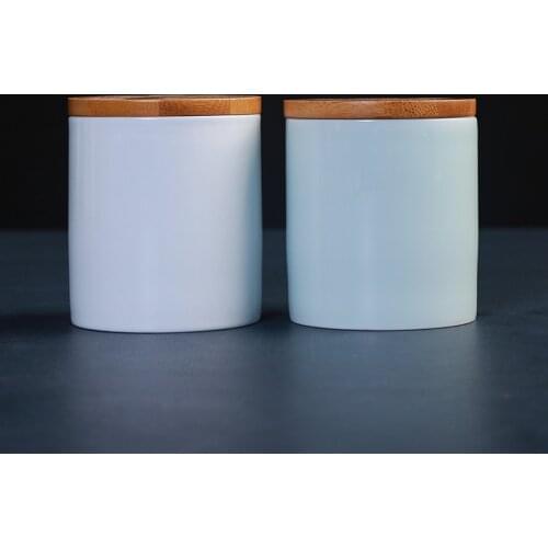 Modern Simple White Ceramic Storage Jar with Wooden Lid Mini Coffee Tea Tin Food Candy Jar Kitchen Storage Container Decoration