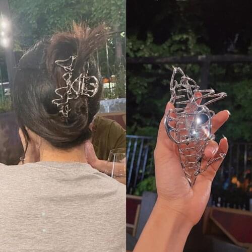 2021 New Metal Clip Irregular Haircut Womens Back Head Clip Hairpin Headdress Shark Clip Summer