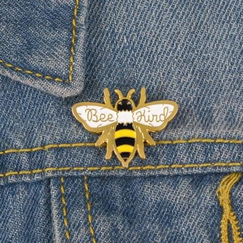 1PCS Bee Kind Pin Honey Brooch Bee Lapel Pin Be kind Enamel pin Animal Jewelry Brooches For Men Women Daily Supplies