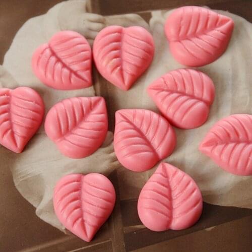 20PCS Beautiful Colorful Leaf Resin Cabochon --13x15mm(CAB-DG-6)