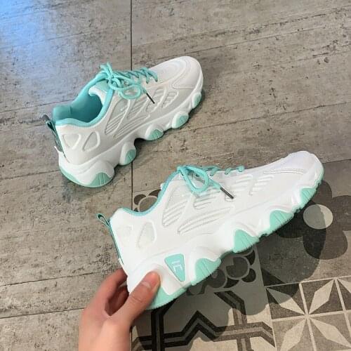 Womens shoes 2020 new autumn Korean version wild thick bottom non-slip female casual sports shoes student running shoes