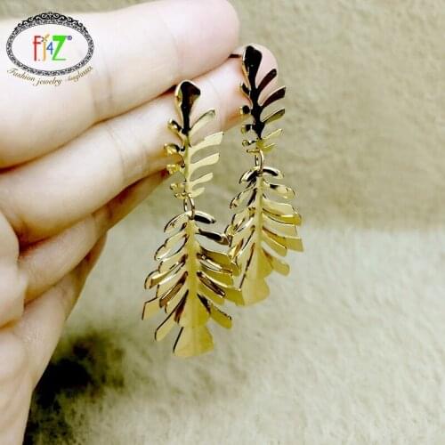 F.J4Z New Arrival Dangle Earrings for Women Designer Hollow Leaves Statement Earring Lady Party Show Accessories Dropship
