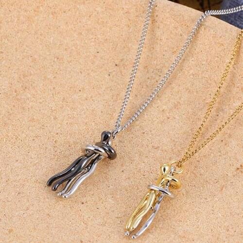 2021 Hot Sale Affectionate Hug Necklace Valentines Day Couples Anniversary Gift Fashion Punk Street Style Pendant Necklace