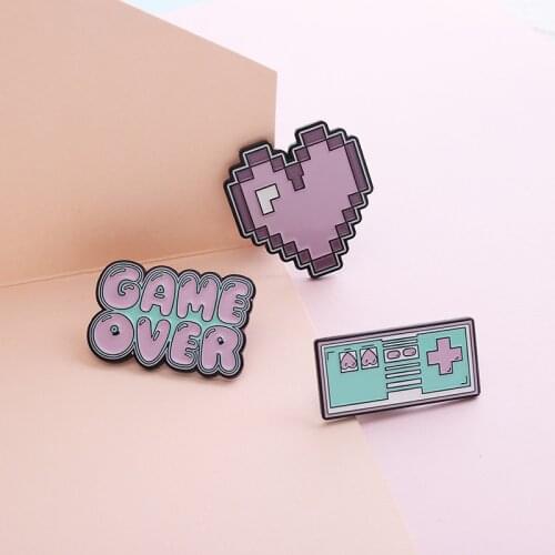 Pink Game Enamel Heart Over Brooches Clothes Custom Cartoon Retro Vintage Bag Lapel Pin Shirt Badge Jewelry Gift for Girls Kids