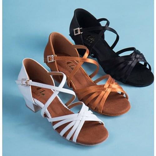 Hot Latin Shoes White Kids Soft Soles Girls Ballroom Shoes Professional Dance Shoes Middle Heel Summer Black Tango 3.5cm G9101