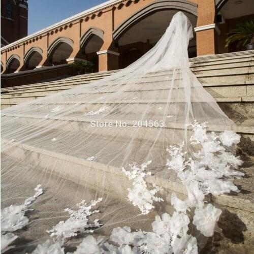 Luxury Two-Layer White or Ivory 5 Meters Long Wedding Veils Tulle Veil for Bride with Comb and Flowers