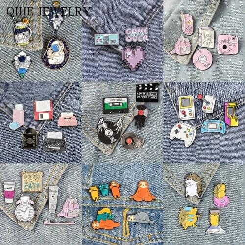 3-6pcs/set Pin set Space Travel Daily Supplies Retro Machine Game Lovers Animal Students morning Brooches and Pins Daily badge