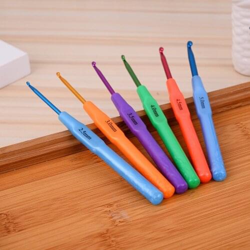 6 pcs Plastic Handle Aluminum Crochet Hooks Needles Knit Weave Craft Yarn Sewing Tools Crochet Knitting Needles 2.5-5.0mm