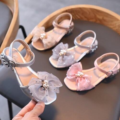 2021 Summer Girls Sandals Pearls Princess Shoes Flower Bow Kids Shoes Buckle Strap Party Dance Shoes Rhinestone Big Girl Child