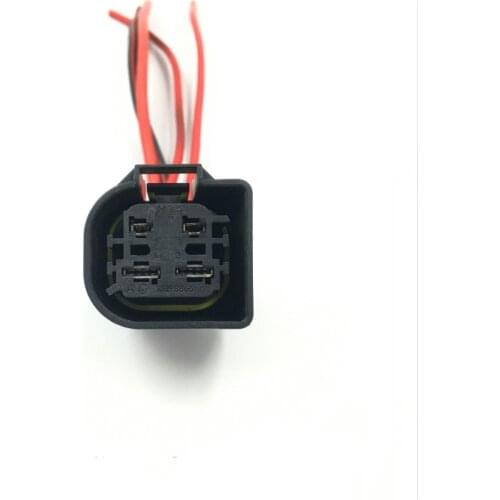 Car water pump plug connector with wire suit for BMW 1 Series 3 Series 5 Series 7 series x1x3 X5 X6