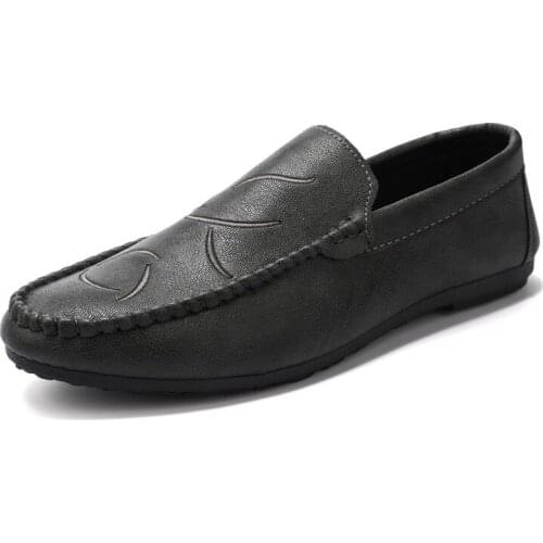 Summer New Fashion Leather Mens Loafers Comfortable Casual Shoes Mens Flat-Bottomed Moccasin Lightweight Driving Shoes Men