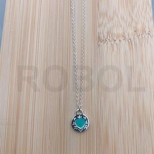 New high-end original quality silver heart-shaped gemstone necklace, suitable for beautiful ladies to wear and enhance their tem