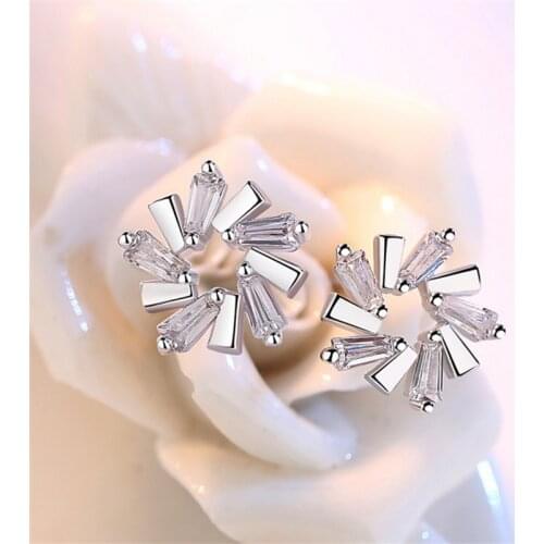 1 Pair Womens Elegant Geometry Trapezoid Zircon Flower Ear Stud Earrings Ladies Fashion Jewelry E0617