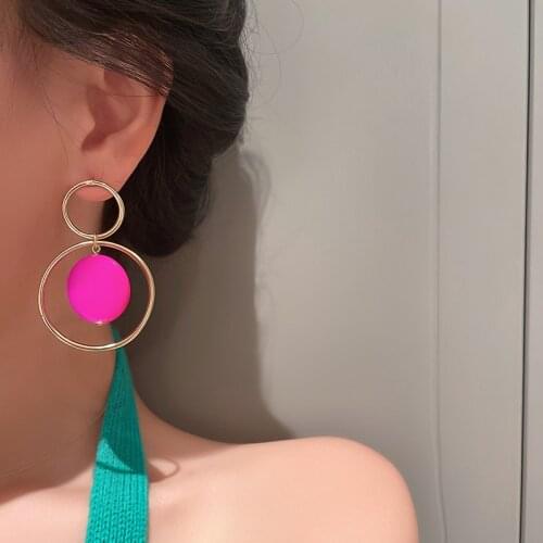 Vintage Fashion Elegant Rose Red Color Acrylic Geometric Metal Hollow Circle Pendant Earrings for Women Girls Simple Jewelry