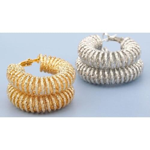 Vintage Thread Spring Round Hoop Earrings for Women Trendy Metal Maxi Gold Color Hip-hop Earrings Jewelry Wedding Party Gift