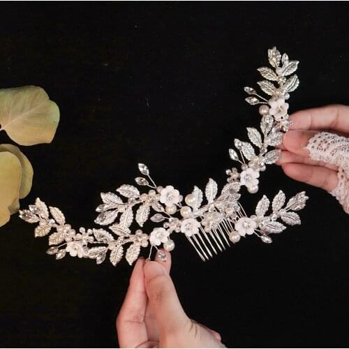 MOGAKU Handmade Flower Wedding Hair Combs for Women Cute Crystal Hair Accessories with Pearl Bridal Hairpins Fashion Jewelry