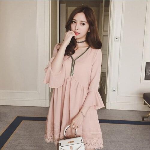 2019 New Summer Women Top Chiffon Blouse Fashion Sweet V-Neck Lace Splicing Long Blouse Flare Sleeve Long Shirt Tops