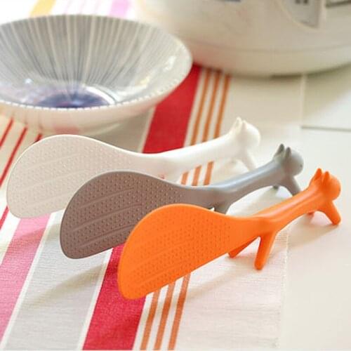 NEW 2Pcs Lovely Kitchen Supplie Squirrel Shaped Ladle Non Stick Rice Paddle Meal Spoon Household Plastic Non-Stick Rice Spoon