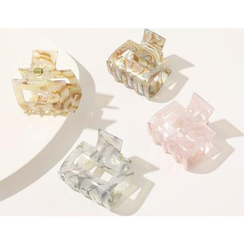 Korean Acrylic Women Hair Claws Crab Clamps Charm Solid Color Leopard Lady Hair Clips Retro Make up Hairdress Hair Styling Tool