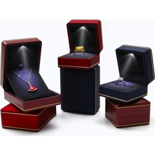Luxury LED Light Ring Pendant Box High-grade Paint Engagement Wedding Gift Jewelry Box