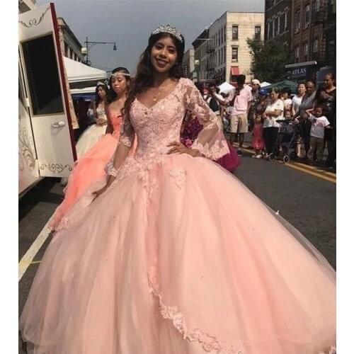 Charming Appliques Debutante Ball Gown Blush Pink Quinceanera Dresses 2021 Long Sleeves Puffy Tulle Pageant Sweet 16 Dress