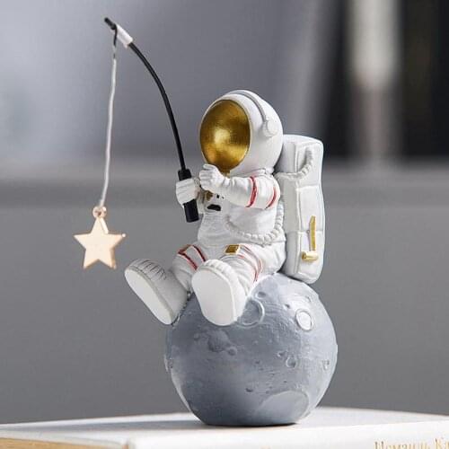 Resin Astronaut Sculpture Figurines Miniatures Desk Decor Spaceman Ornament Vivid Kids Gift Figures Home Decoration Accessories